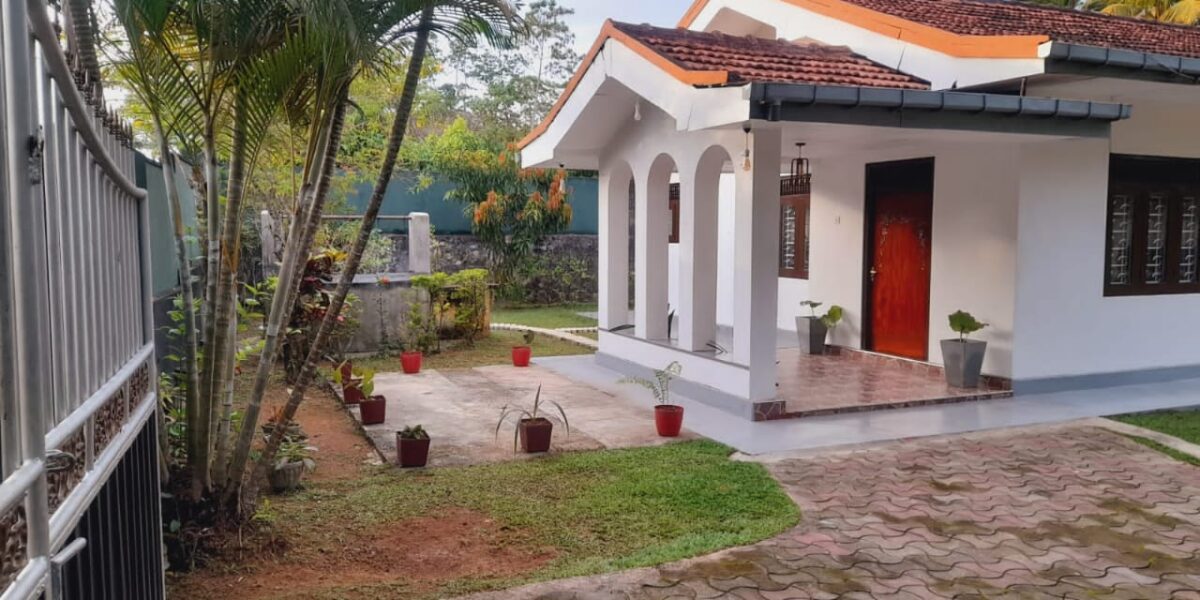 4 Bed Room family house weligama